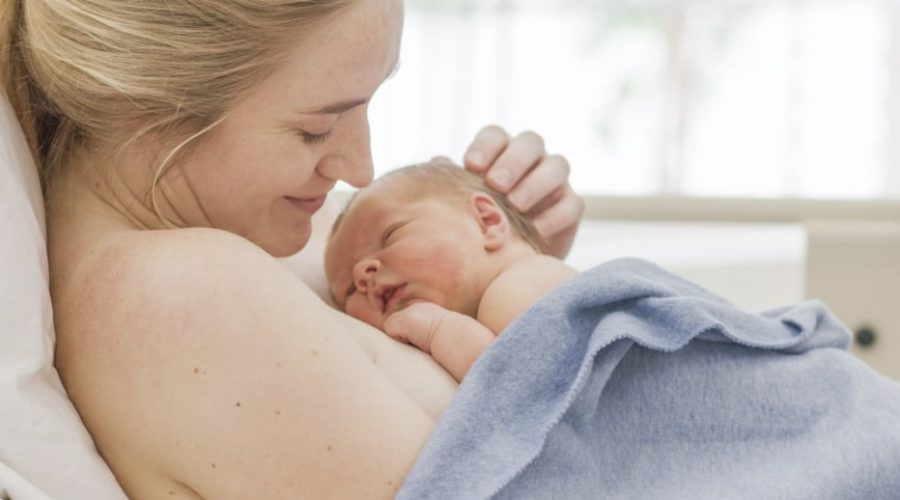 Hora dourada: por que ela é tão importante para a saúde do bebê?
