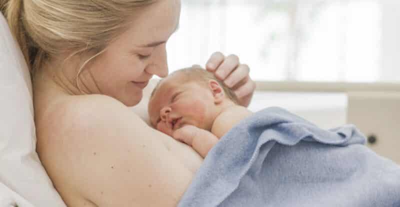 Hora dourada: por que ela é tão importante para a saúde do bebê?